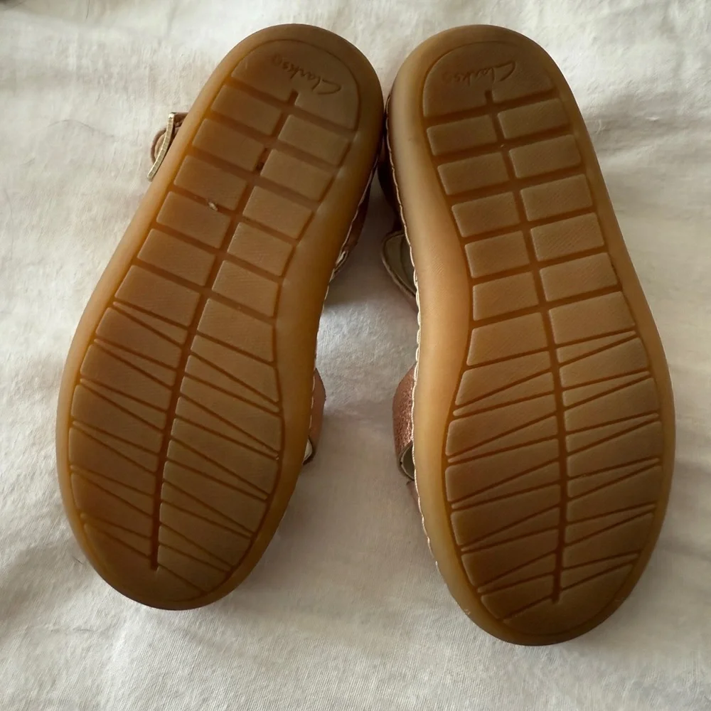 Clarks Kids Rose Gold  'Skylark Pure K' Bronze/ Rose Gold  Leather Sandals